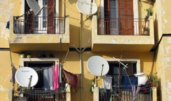Afghanistan: 25 crammed in apartment receive Christ in unison