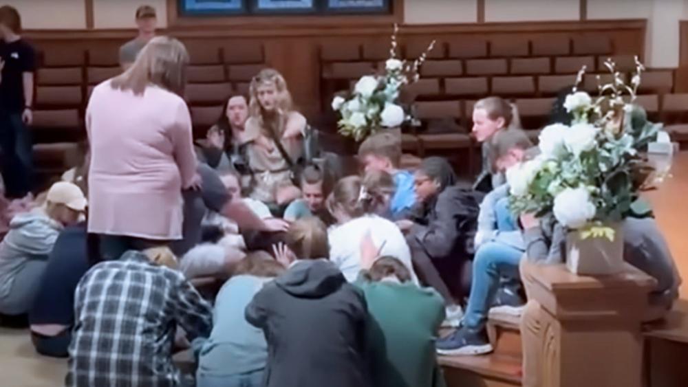 ‘The Spirit of God Is Moving’: Revival at Lee University Passes 70 Hours of ‘Salvation, Deliverance, Healing’